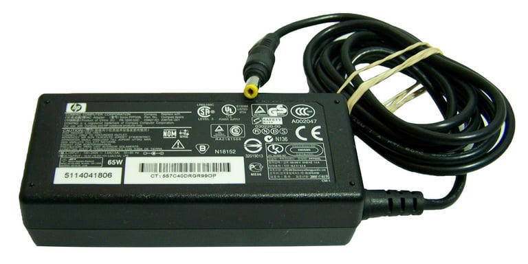 239704-001 - HP 65-Watts 18.5V 3.5A AC Power Adapter for Pavilion / Presario Notebook